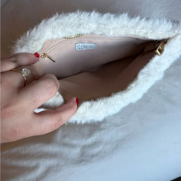 A New Day Elegant White Faux Fur Shoulder Bag - Picture 6 of 6